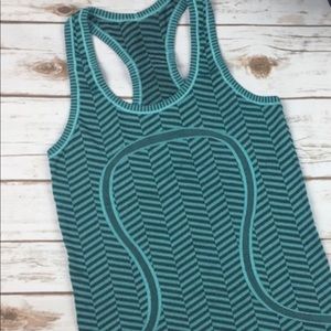 Lululemon Run Swiftly Chevron Teal tank top
